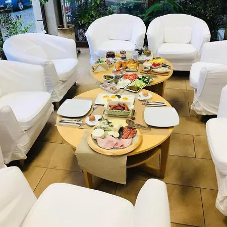 Doro Hotel 3*